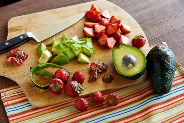 Avocado and strawberries